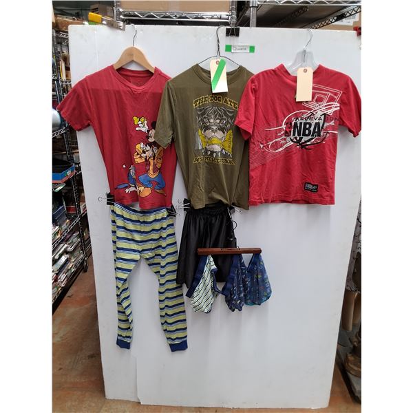 Kids T Shirts, Pants, Shorts and Underwear - Size M