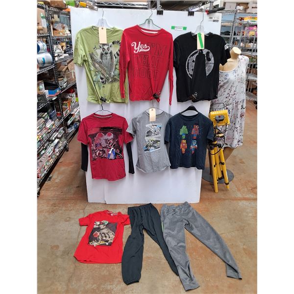 Kids T Shirts and Sweatpants - Size L