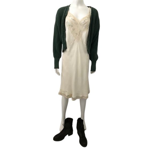Daylight Madelyn (Amy Brenneman) Movie Costumes