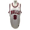 Image 1 : Luol Deng autographed Chicago Bulls jersey