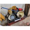 Image 2 : Grouping: Large Oil Drain Pan; Funnels; Wood Truck Ramps