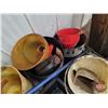 Image 3 : Grouping: Large Oil Drain Pan; Funnels; Wood Truck Ramps