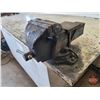 Image 7 : Above Ground Oil Storage Tank / Work Bench (Empty)