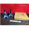 Image 1 : 2 Ton Jack Stands (2) & Dolly Jack Pads (3)