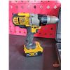 Image 4 : Dewalt 20V Hammer Drill with Charger
