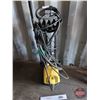 Image 2 : Karcher 390 Pressure Washer (38"H)