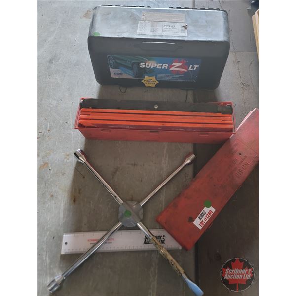 Grouping : Tire Chains for Pickups & SUVs (16" - 18") ; Road Side Triangle Flares; Tire Iron