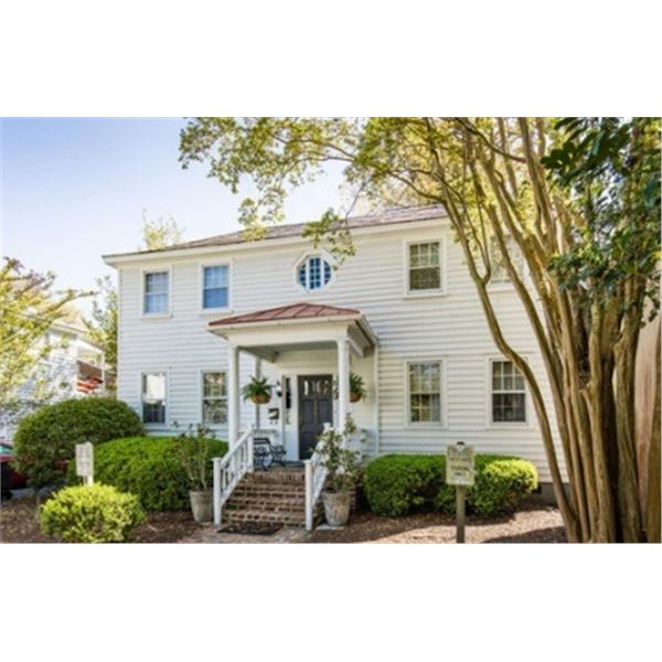 4-Night Charleston Downtown Getaway for 4 Guests