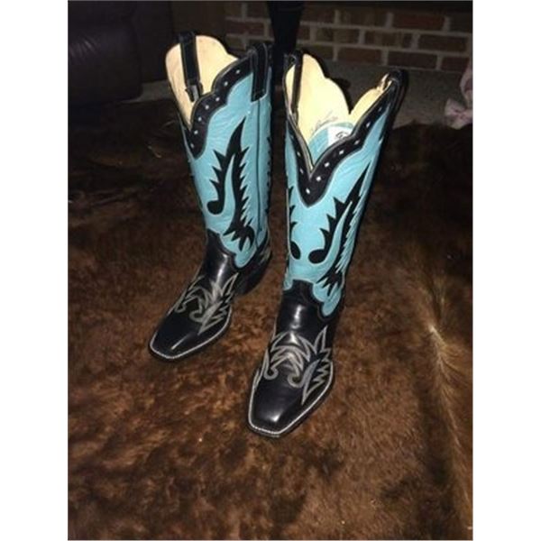 Custom Pair of Women’s Boots by Ramblin Trails Custom Boots