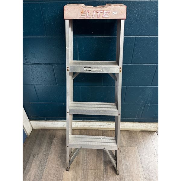 1 Elite Aluminum 4ft Tall Ladder - Used