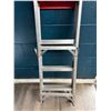 Image 4 : 1 Elite Aluminum 4ft Tall Ladder - Used
