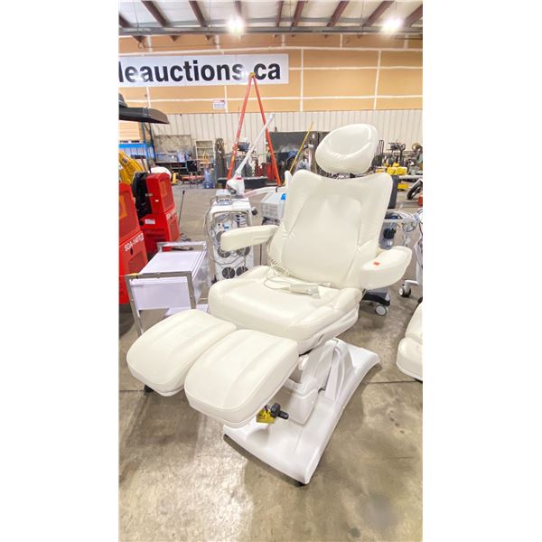 WHITE ADJUSTABLE COMMERCIAL ESTHETICIAN EXAMINATION CHAIR *W/ POWER CABLE & HAND CONTROL*