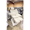 Image 2 : WHITE ADJUSTABLE COMMERCIAL ESTHETICIAN EXAMINATION CHAIR *W/ POWER CABLE & HAND CONTROL*