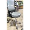 Image 2 : GREY PADDED ADJUSTABLE HEIGHT ROLLING COMMERCIAL ESTHETICIAN STOOL