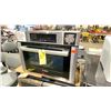 Image 1 : BOSCH HMC54151UC/05 STAINLESS STEEL/BLACK GLASS FRONT MICROWAVE SPEED OVEN