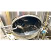 Image 2 : STAINLESS STEEL CONE BOTTOM COMMERCIAL BREWERY TANK W/FRONT ACCESS ON TRI-LEGS