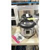 Image 1 : INSTANT POT ELECTRIC COOKER & HAMILTON BEACH ELECTRIC COOKER