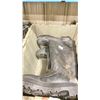 Image 2 : 3 PAIRS OF SIZE 10/11/12 MENS STEEL TOED RUBBER BOOTS IN PLASTIC CRATE