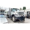 Image 4 : 2011 INTERNATIONAL WORKSTAR 7600, 2DR DUMP TRUCK, WHITE, VIN 1HTWDAZR2BJ391741
