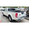 Image 2 : 2015 NISSAN FRONTIER SV 4X4, 4DR PICKUP, WHITE, VIN 1N6AD0CW7FN758905