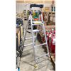 Image 2 : GORILLA 4' ALUMINUM INDUSTRIAL CROSS STEP LADDER