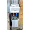 Image 2 : AVALON WHITE ELECTRIC JUG STYLE COLD / HOT WATER DISPENSER & WOODEN LIGHT MAPLE 39" X 79" TABLE TOP