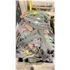 Image 2 : WOODEN PALLET CRATE OF ASSORTED COMMERCIAL INDUSTRIAL LIFTING STRAPS *PALLET CRATE INCLUDED*