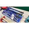 Image 2 : 3 BLUE INDUSTRIAL HAND OPERATED PINCH TOOLS