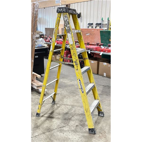WERNER 6' YELLOW INDUSTRIAL STEP LADDER