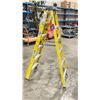 Image 2 : WERNER 6' YELLOW INDUSTRIAL STEP LADDER
