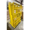 Image 2 : HARMONY M42BC-4978 YELLOW INDUSTRIAL VERTICAL STOCKROOM BALER