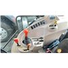 Image 8 : 2010 KUBOTA M6040, TRACTOR, ORANGE, VIN M6040D83050