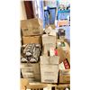 Image 8 : PALLET OF ASSORTED LIGHT BULBS