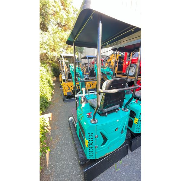 AGT INDUSTRIAL MH12-Z TEAL GAS POWERED RUBBER TRACK MINI EXCAVATOR WITH ATTACHED