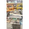 Image 1 : GREEN INDUSTRIAL TABLE SAW WITH SLIDER AND CLAMP