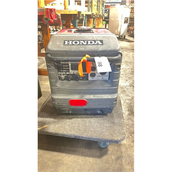 GAS POWERED HONDA EU 3000IS INVERTER