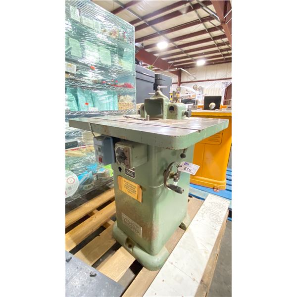WADKIN BURSGREEN 67880 INDUSTRIAL WOOD SHAPER MACHINE
