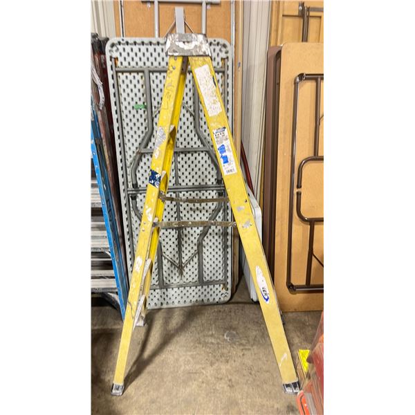 WERNER 6' YELLOW INDUSTRIAL STEP LADDER