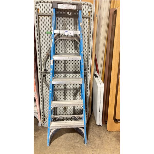 WERNER 6' BLUE INDUSTRIAL STEP LADDER
