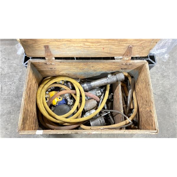 WOODEN CRATE OF ASSORTED AIR TOOL ATTACHMENTS & HOSE