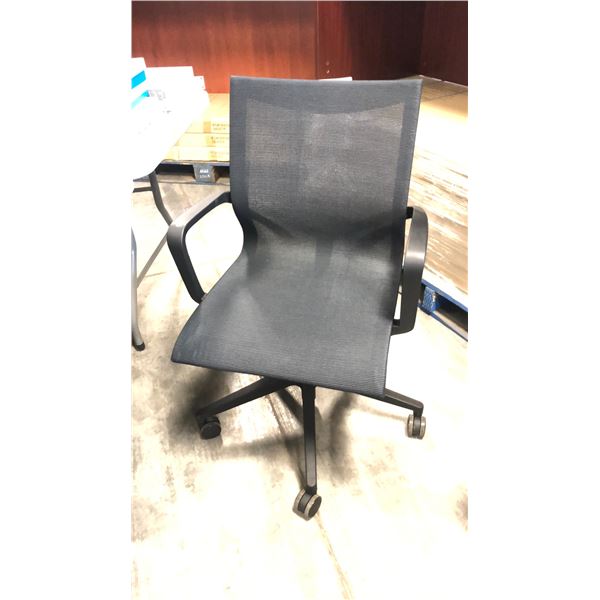 BLACK HDL AIR MESH OFFICE CHAIR