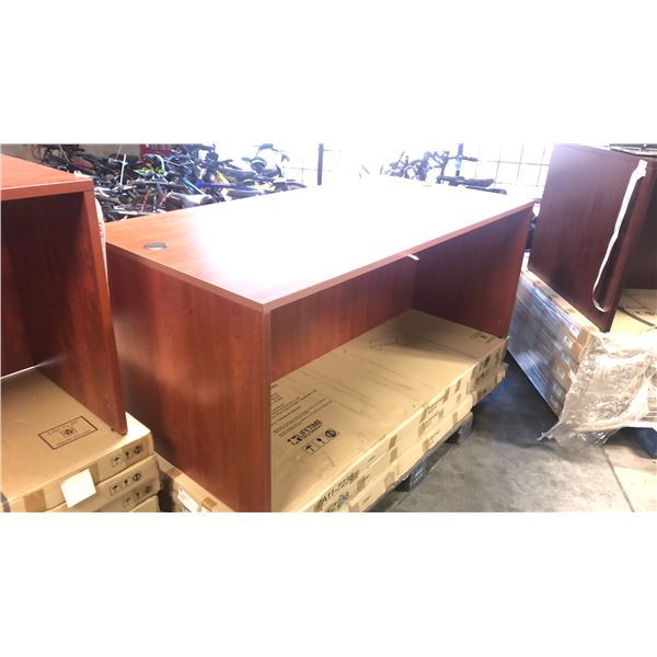 HDL ZA15-7242 BOW FRONT DESK SHELL ZETA SERIES 72" X 42"