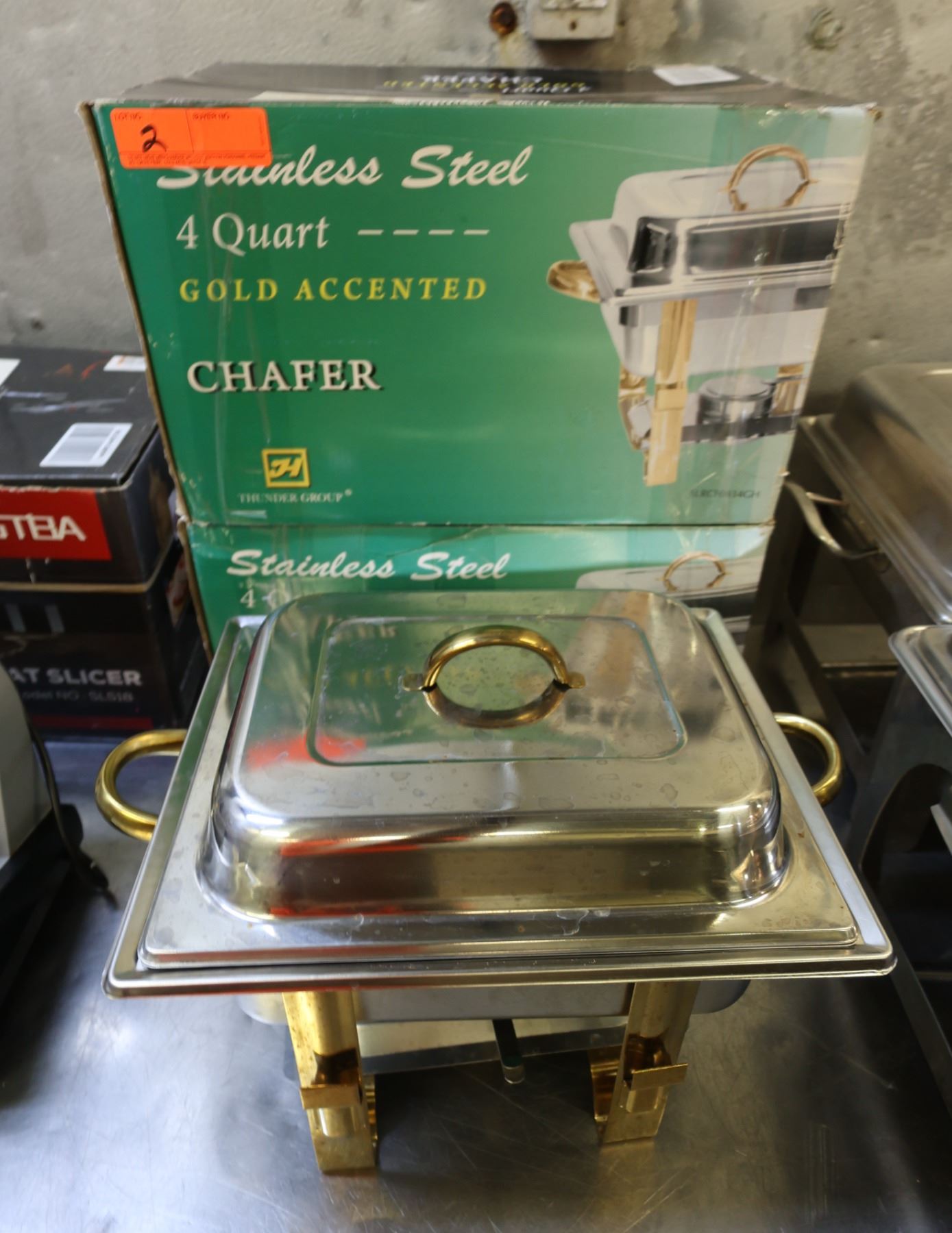 Thunder Group Stainless Steel 4 Quart Chafer in Box
