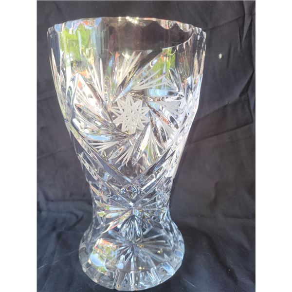 Pinwheel Crystal Vase A