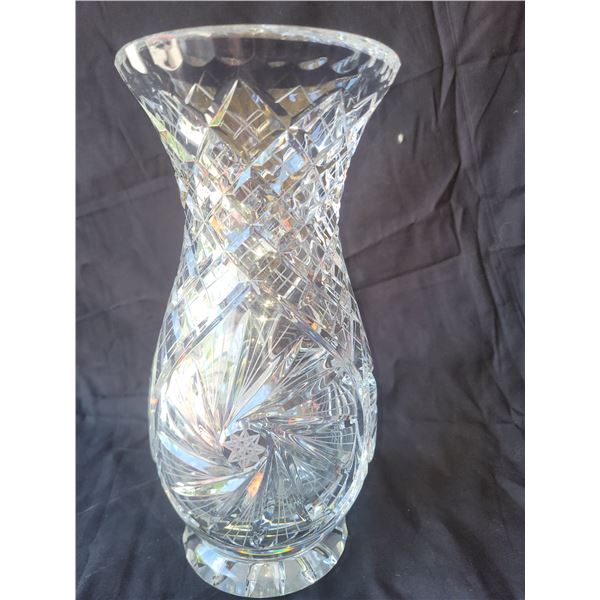 Pinwheel Crystal Vase A