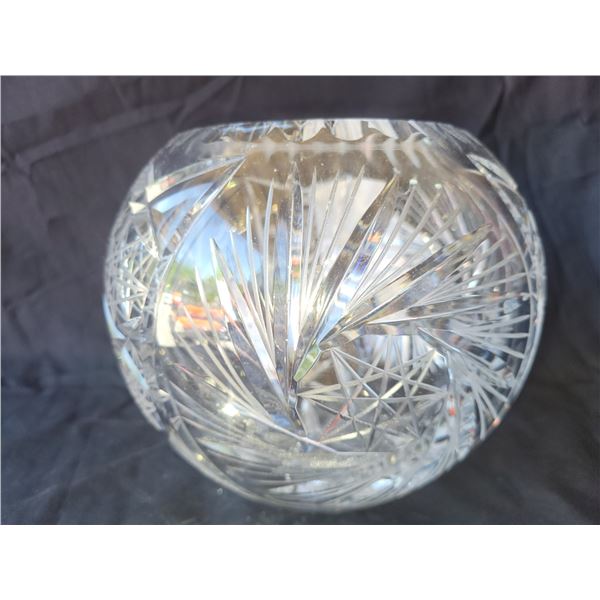 Pinwheel Crystal Vase A