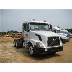 2004 VOLVO T/A TRUCK TRACTOR