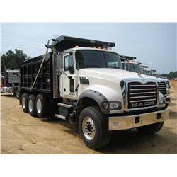 2009 MACK GU713 TRI-AXLE DUMP