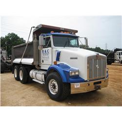 2003 KENWORTH  T/A DUMP