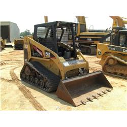 CAT 247 SKID STEER LOADER